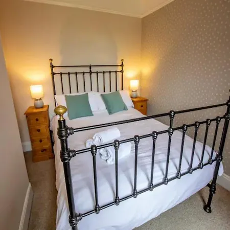 Pass The Keys Two Bedroom Victoria Town House, Easy Walk Of Town Shrewsbury Exterior photo