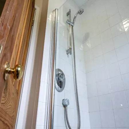 Pass The Keys Two Bedroom Victoria Town House, Easy Walk Of Town Shrewsbury Exterior photo