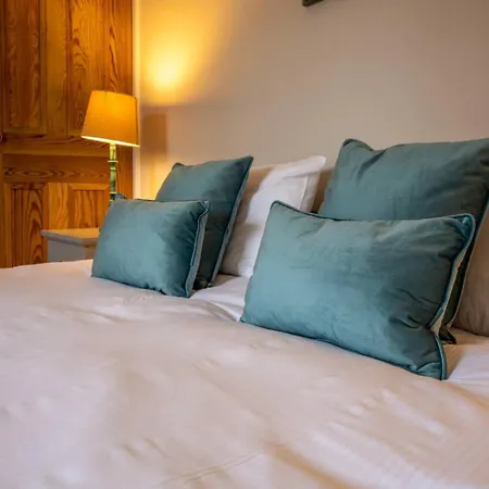 Pass The Keys Two Bedroom Victoria Town House, Easy Walk Of Town Shrewsbury Exterior photo