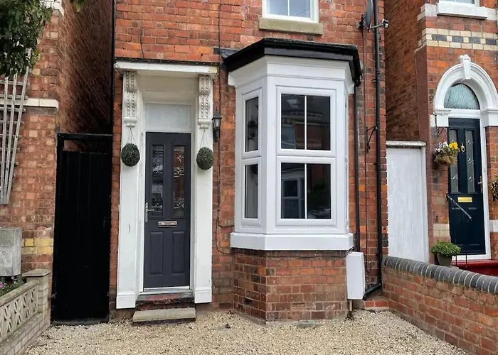 Pass The Keys Two Bedroom Victoria Town House, Easy Walk Of Town